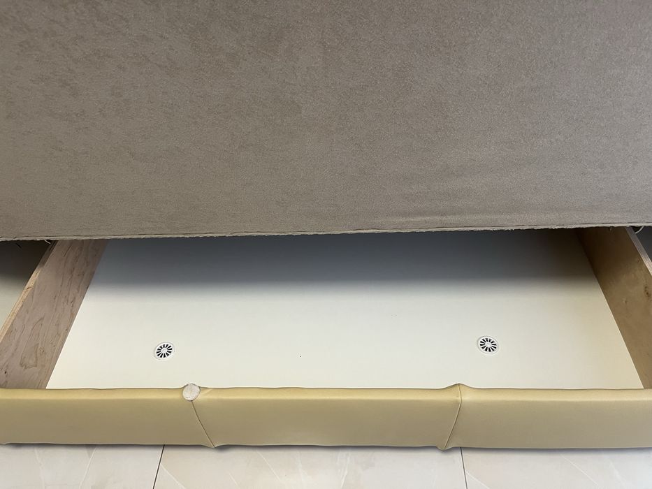 Kanapa +duża pufa 100%skóra  w. Super stanie