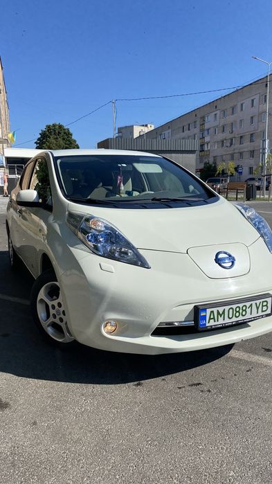 NISSAN LEAF 2012 рік