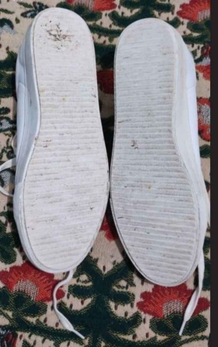 Sapatilhas da Pull & Bear
Sapatilhas da Adidas