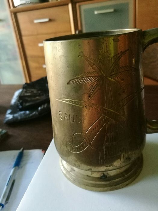 Mosiężny grawerowany kufel