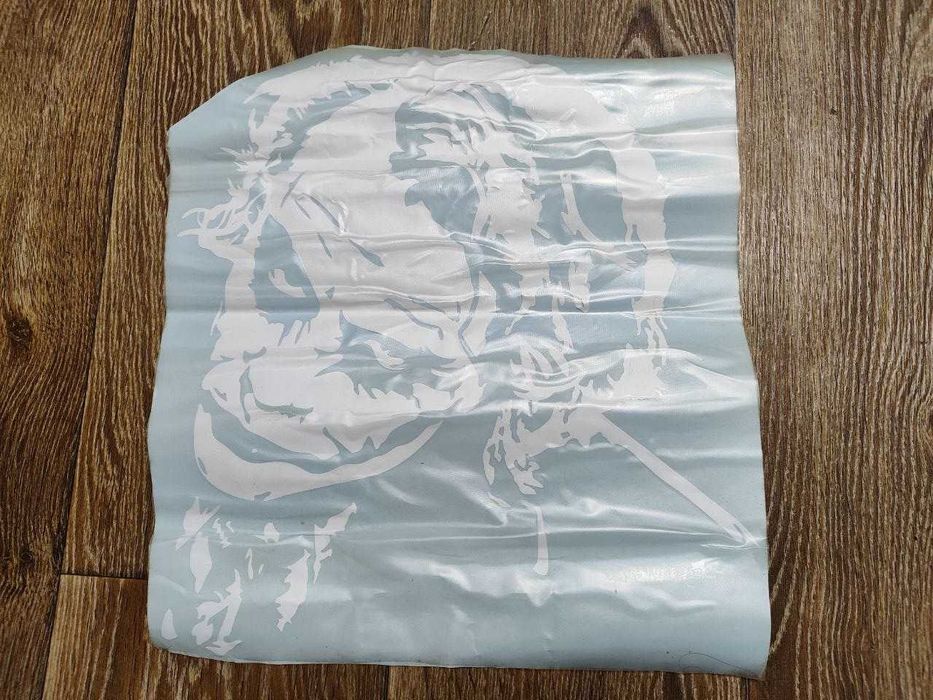 Наклейка Oracal 641 на стекло авто Joker (Джокер) 39х35 см белый