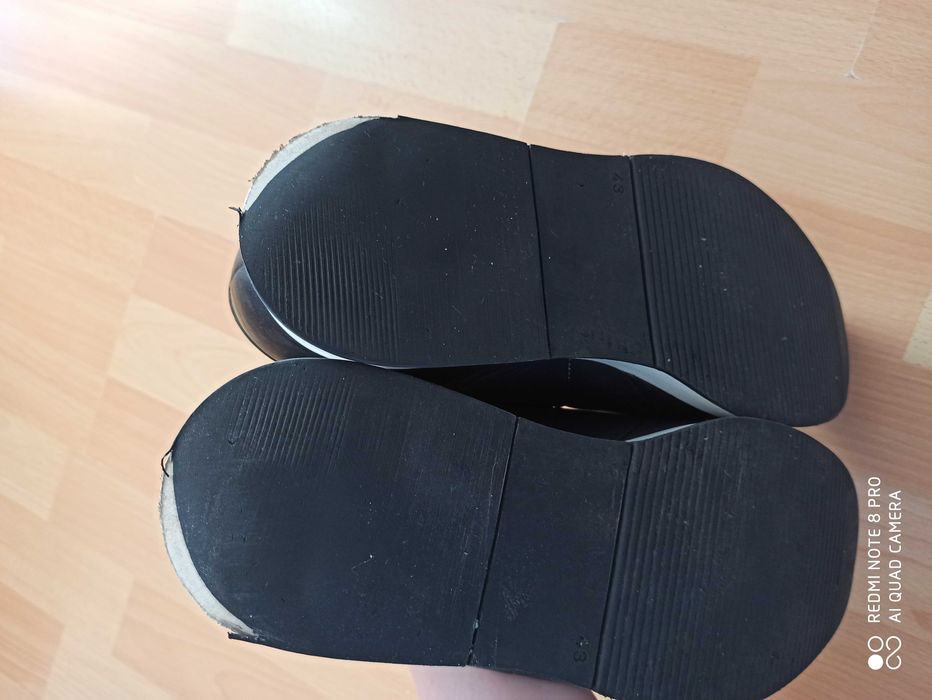 Sprzedam czarne skórzane buty męskie marki Gino Rossi, rozmiar 43