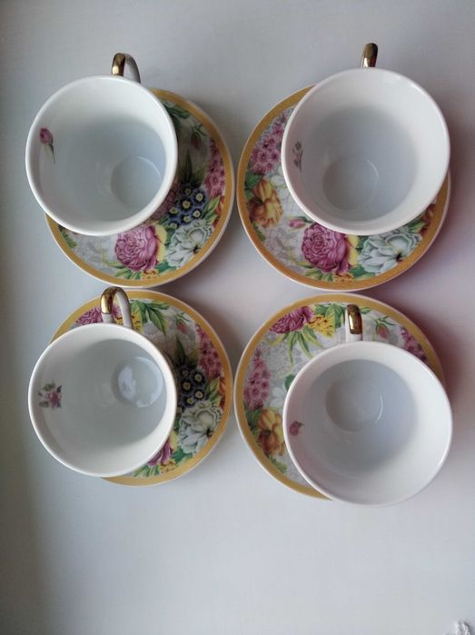 Продам набор посуды. чашки блюдца красивые