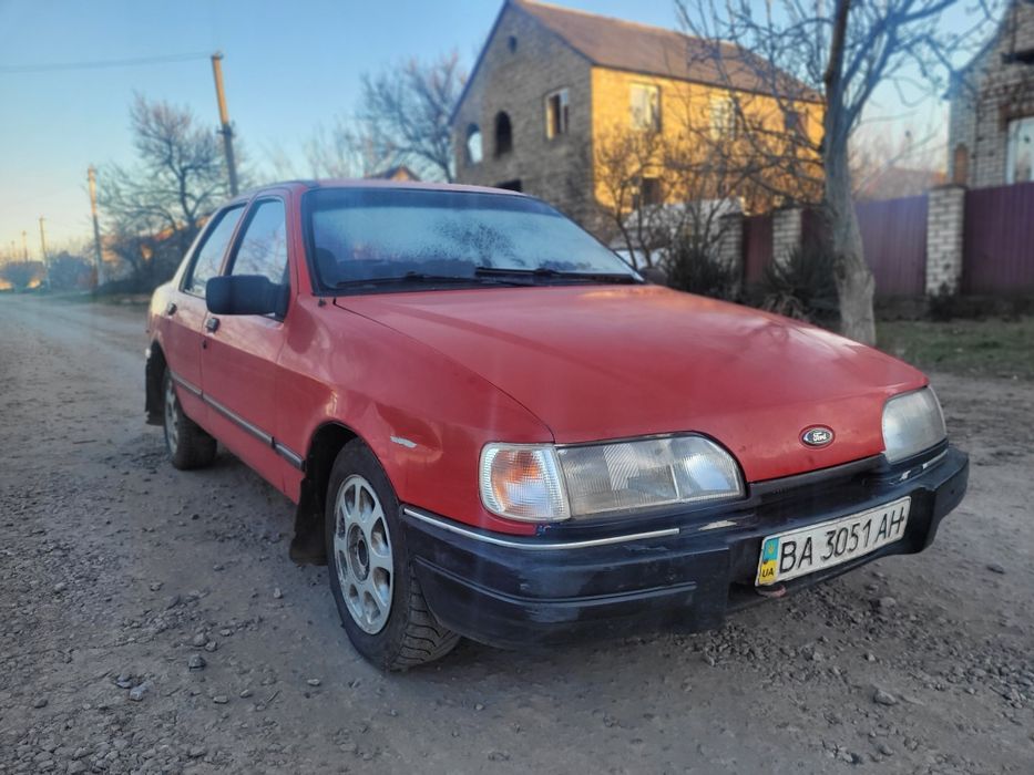 Ford Sierra  газ бензин 1.8 . Чудовий стан