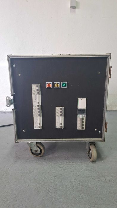 Quadro ELÉCTRICO Trifásico (32A - 16A)