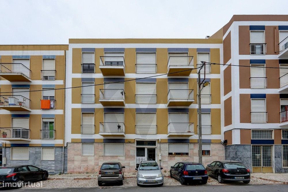 Apartamento T3 Monte da Caparica Rua General Humerto Delgado