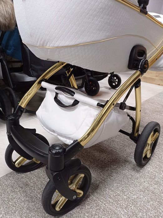 Złoto i biel, ekskluzywny i zadbany wózek 3w1 Tako Extreme Flash