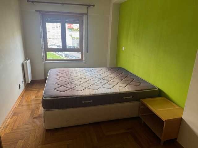 Cama de Casal SOMMIER King Size 180 x 200 + Colchão