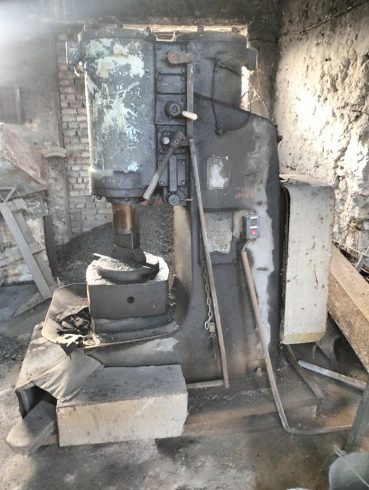 Продам пневмомолот ковальський