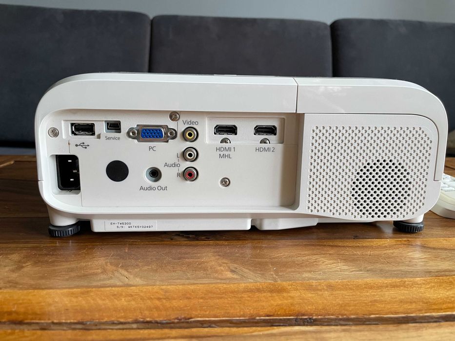 Projektor Epson EH-TW5300 + okulary 3D