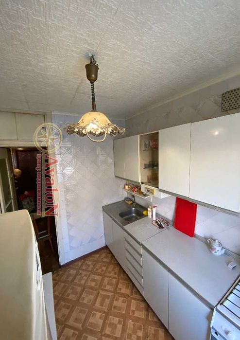 Продам просторную 3-х комнатную квартиру на посёлке Котовского .