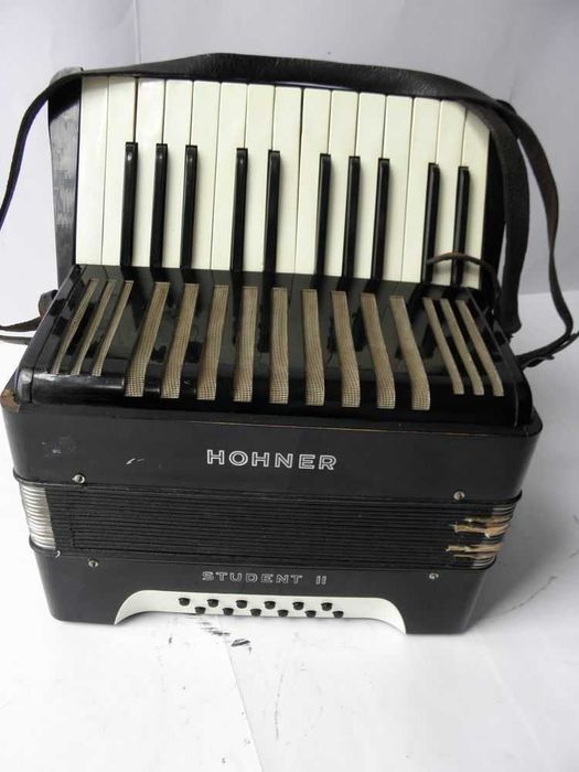 Akordeon dziecięcy HOHNER STUDENT II 12 basów do remontu lub na ścianę