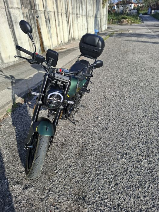 Benelli Leoncino 125