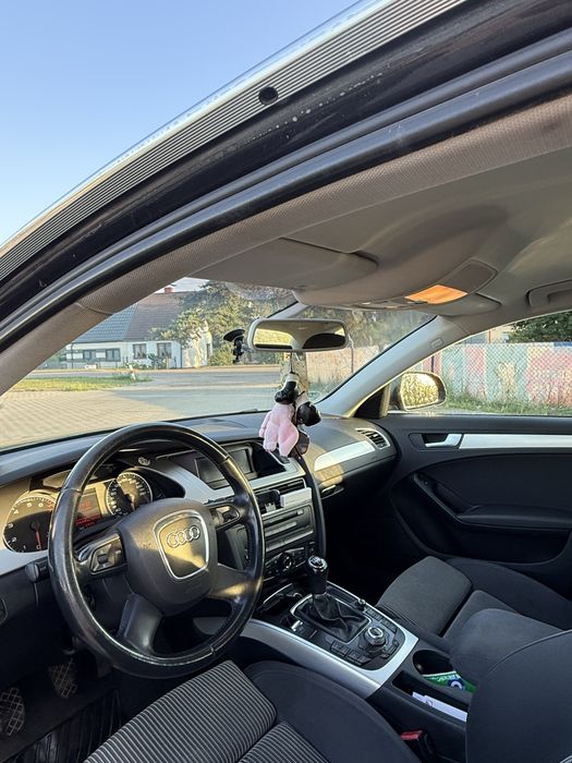 Sprzedam Audi A4b 8 w bardzo dobrym stanie