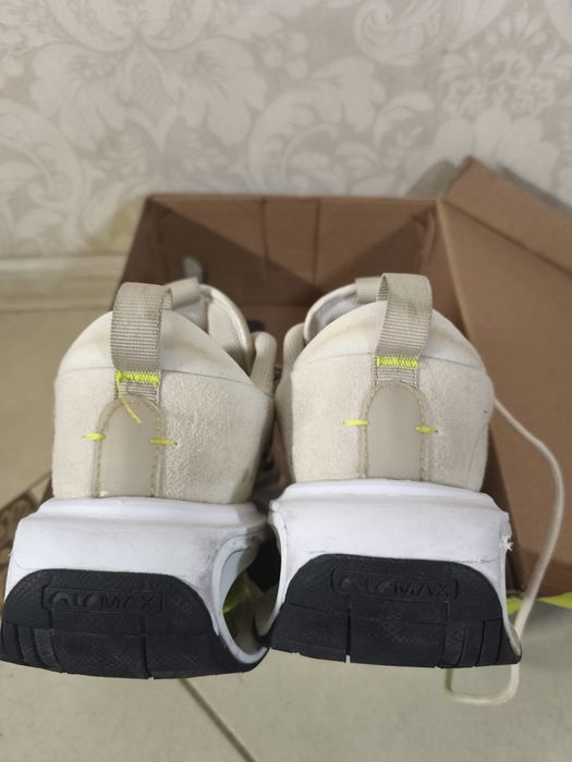 Кросівки жіночі Nike Air Max INTRLK Lite