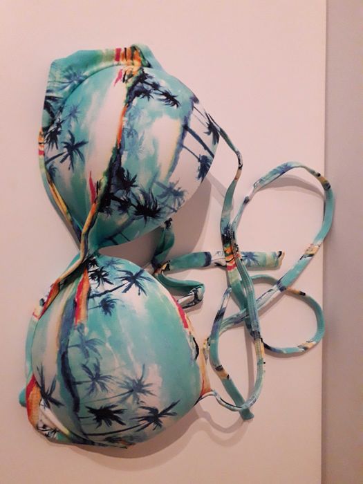 Biquini verde água com palmeiras