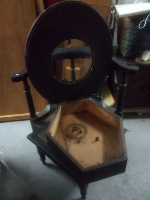Antiga caixa de relógio olho de boí com madre pérola para restauro