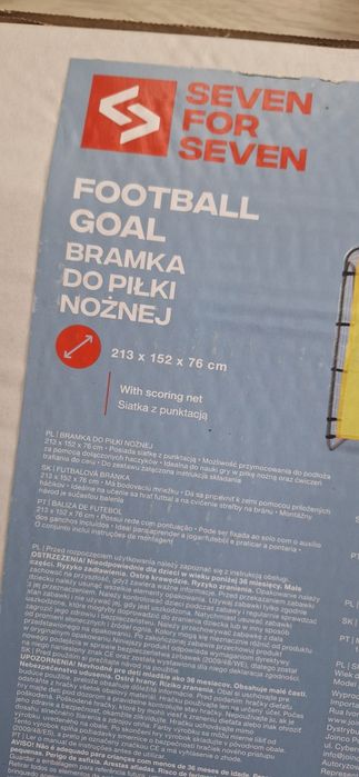 Bramka piłkarska.
