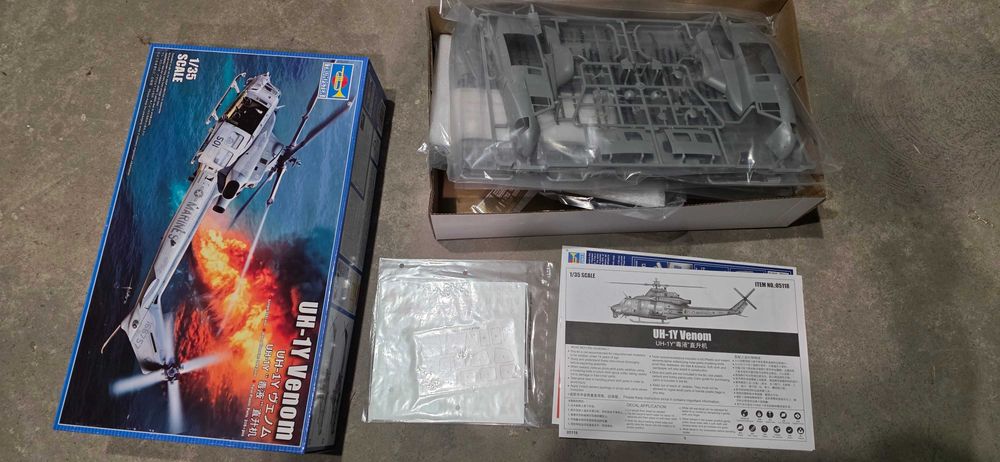 05118 - Bell UH-1 Y Venom  Trumpeter