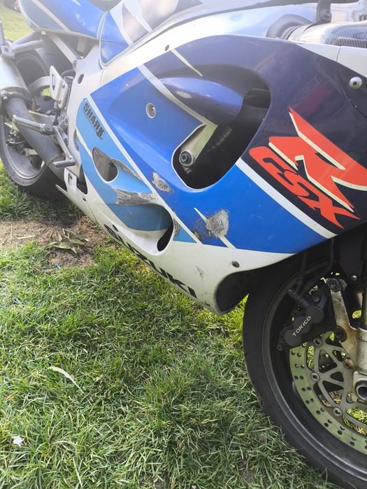 Suzuki GSX-R srad 750 czasza lampa gaźniki pompa owiewki zawieszenie