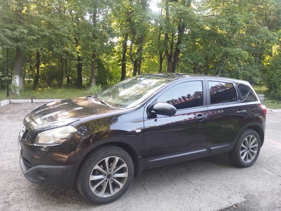 Nissan Qashgai  2011 року випуску 1,6 газ-бензин