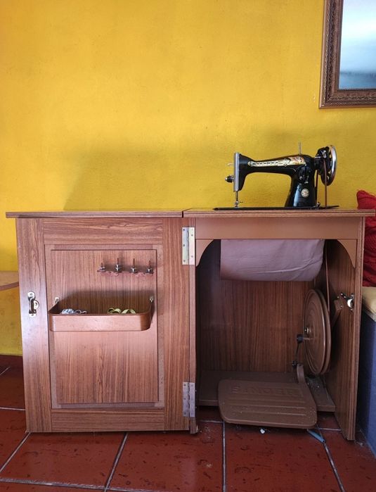 Máquina de costura antiga