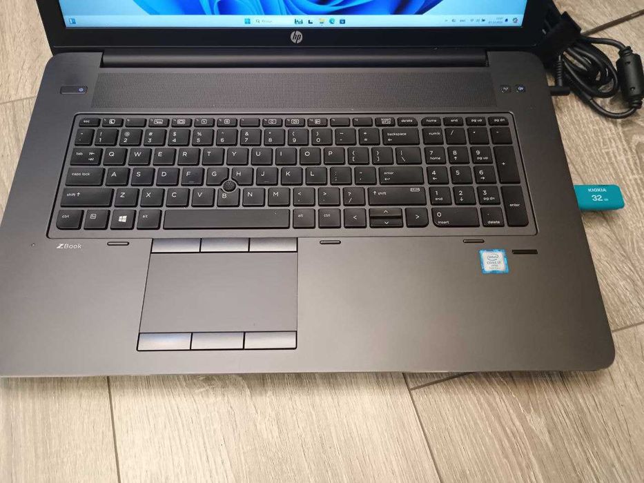 HP Zbook 17 g4 i7-7820HQ\16gb\Quadro m1200 4gb\256 SSD FHD