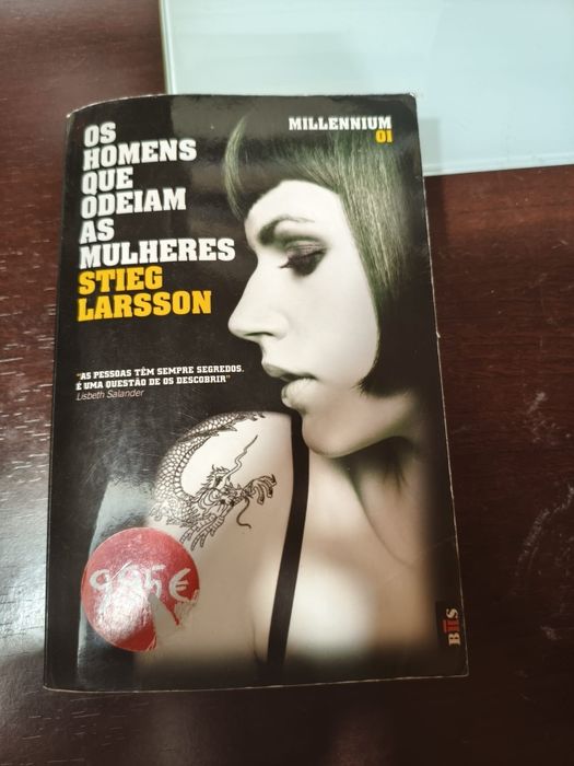 Os homens que odeiam as mulheres de Stieg Larsson
