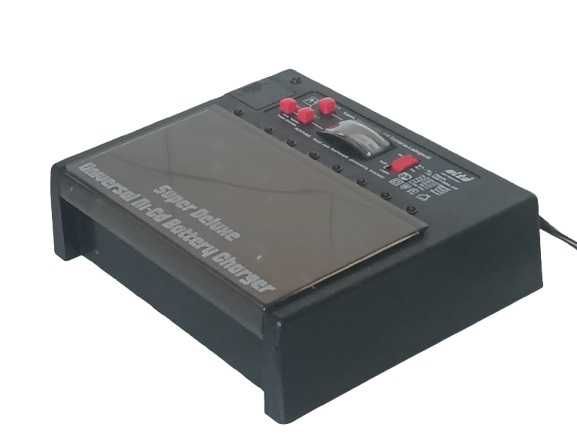 Ładowarka ELTA Super Deluxe Universal Ni-Cd z Testerem Baterii