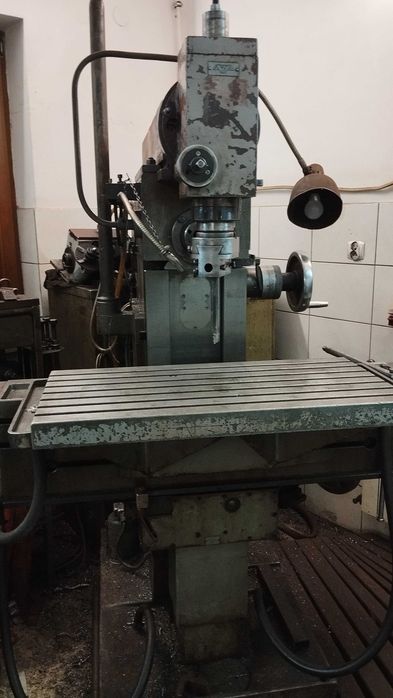 Frezarka narzędziowa FND 32 AVIA