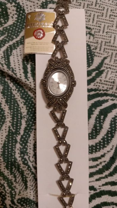 Продам срібний годиник