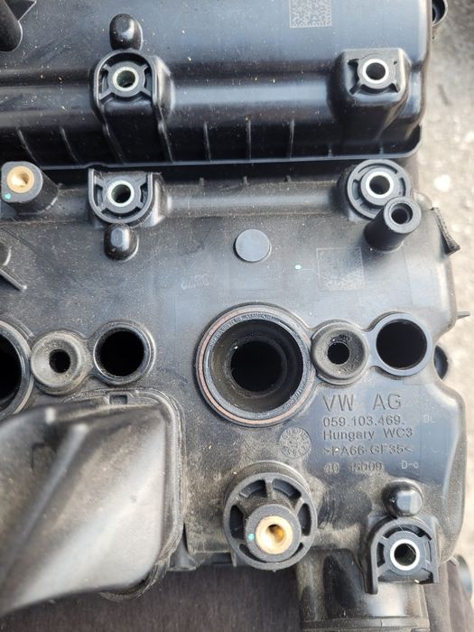 Клапані кришки Ауді 3.0 tdi 23го года