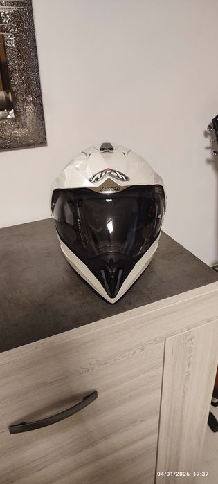 Capacete Airoh branco rigorosamente novo