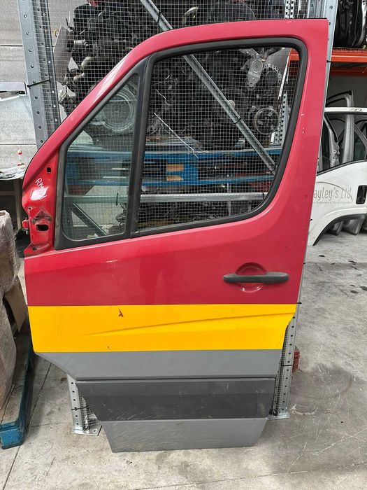 Porta frontal esquerda VW Crafter/ Mercedes Sprinter (2011)