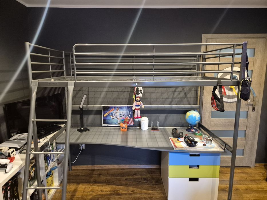 Łóżko piętrowe z biurkiem Ikea