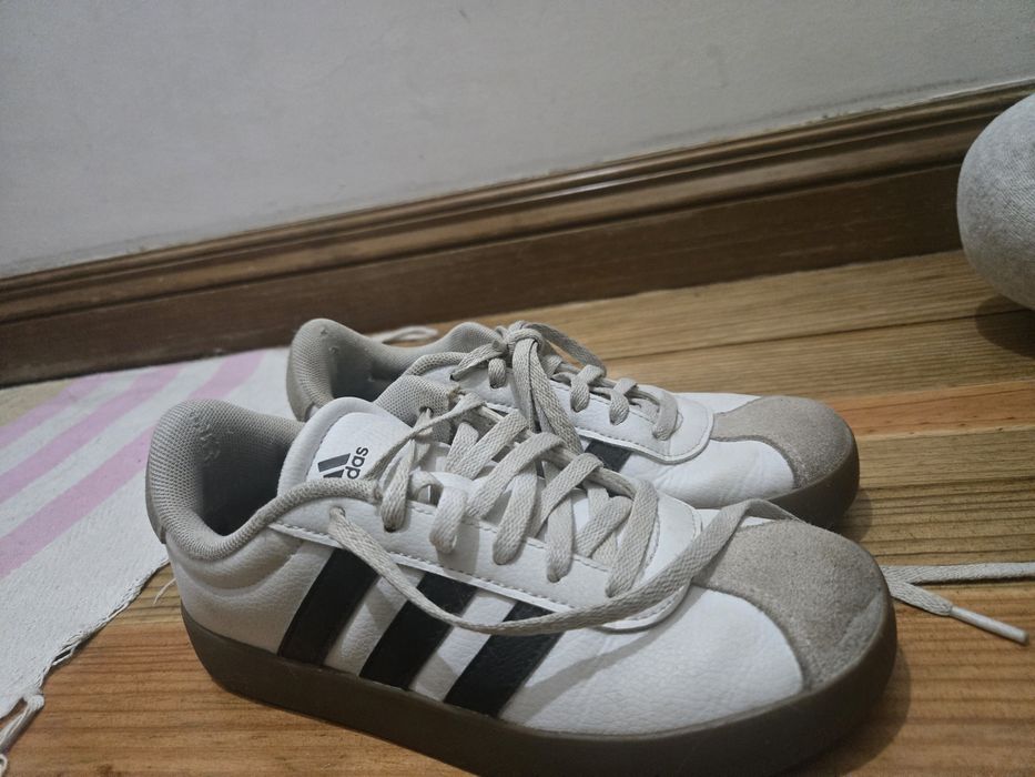 Sapato adidas bom