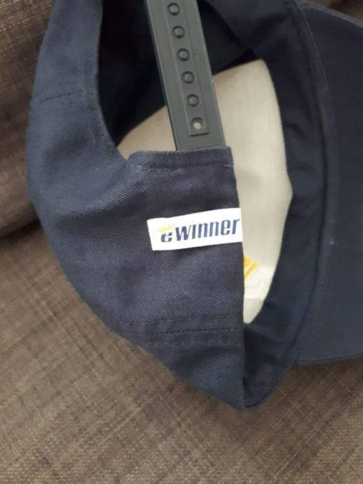 Granatowa czapka z daszkiem eWinner