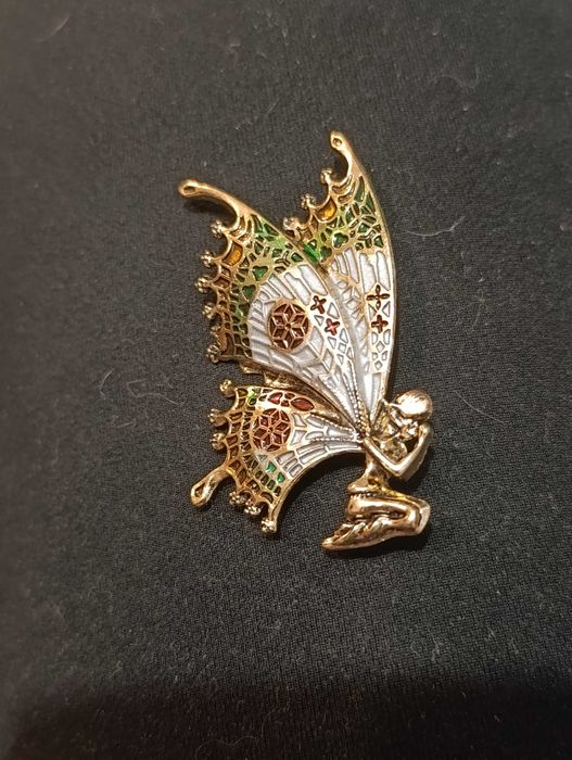 Broszka kobieta motyl elf