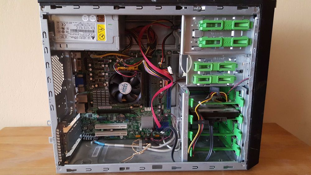 Komputer stacjonarny Acer Veriton M221