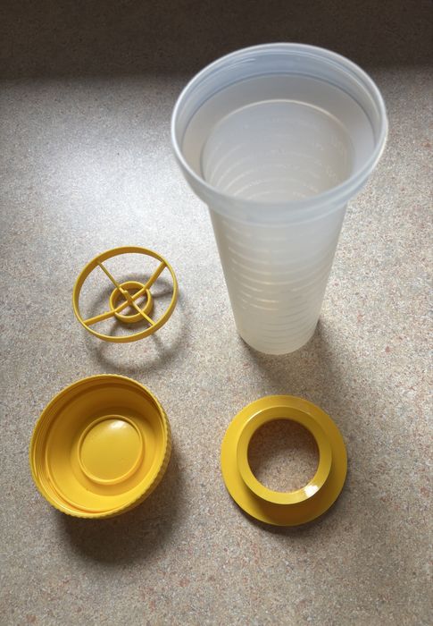 Pojemnik Tupperware Maxi Mix Shaker 750ml