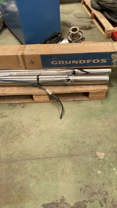 Bombas de água para furos e quadros Grundfos -Depósito 30.000L inox