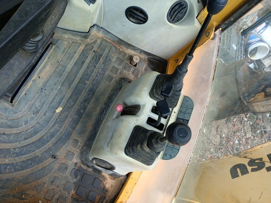 retro escavadora komatsu