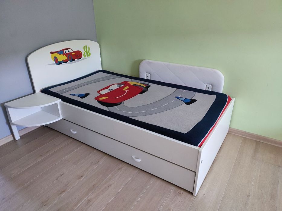Łóżko do pokoju dziecięcego