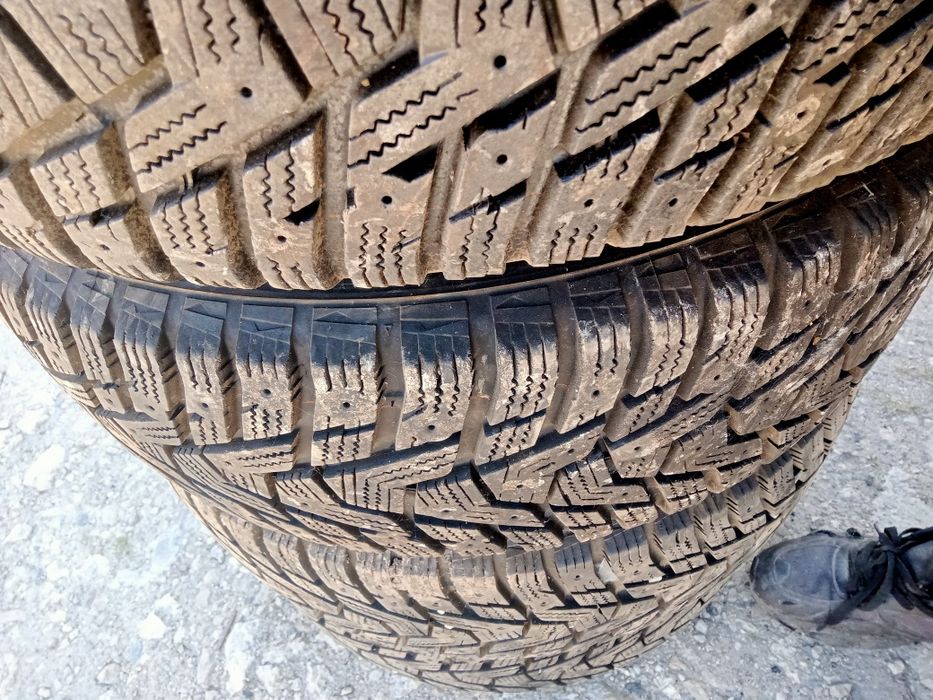 Продам шини з дисками зима hankook,185.60.15