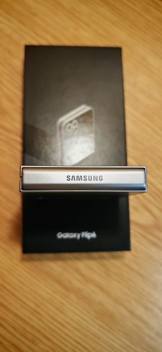 Samsung flip6 12/256 silver shadow