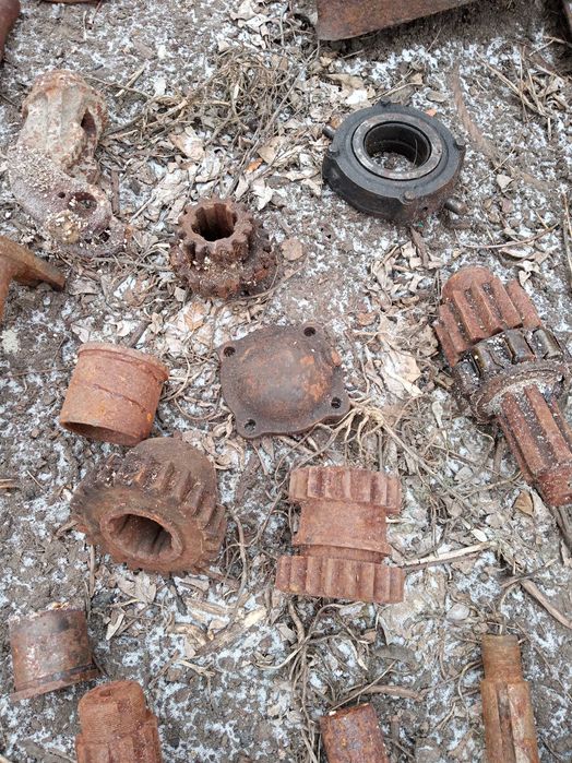 Продам запчасти до т-74