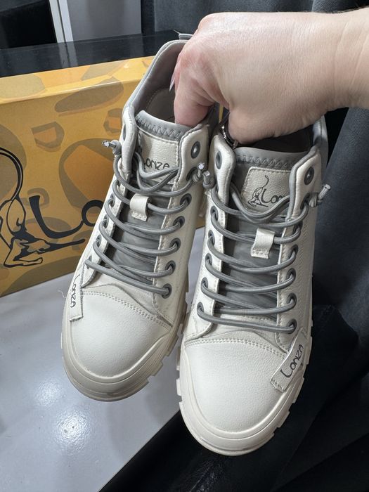 Ботинки жіночі шкіряні