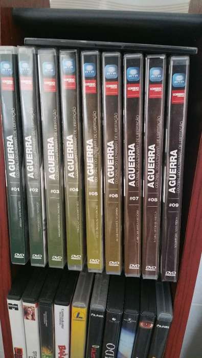 Coleção de DVDs e VHS (diversos) em excelente estado