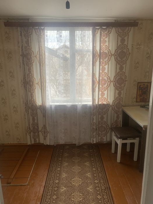 Двоповерхова дача з банькою.