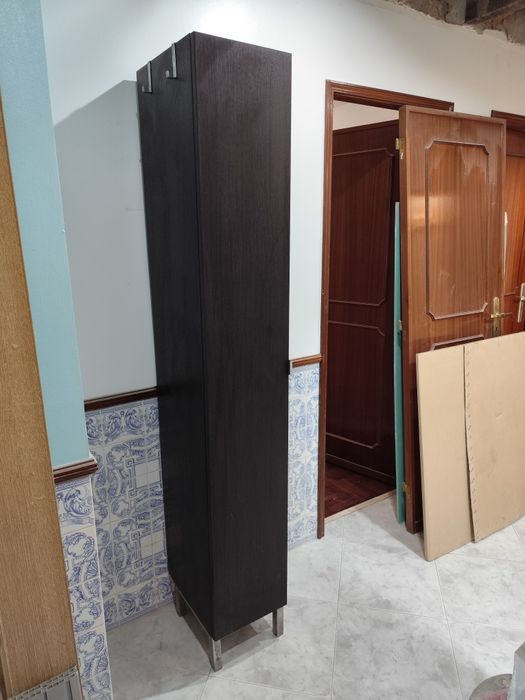 Espelho e móvel ikea